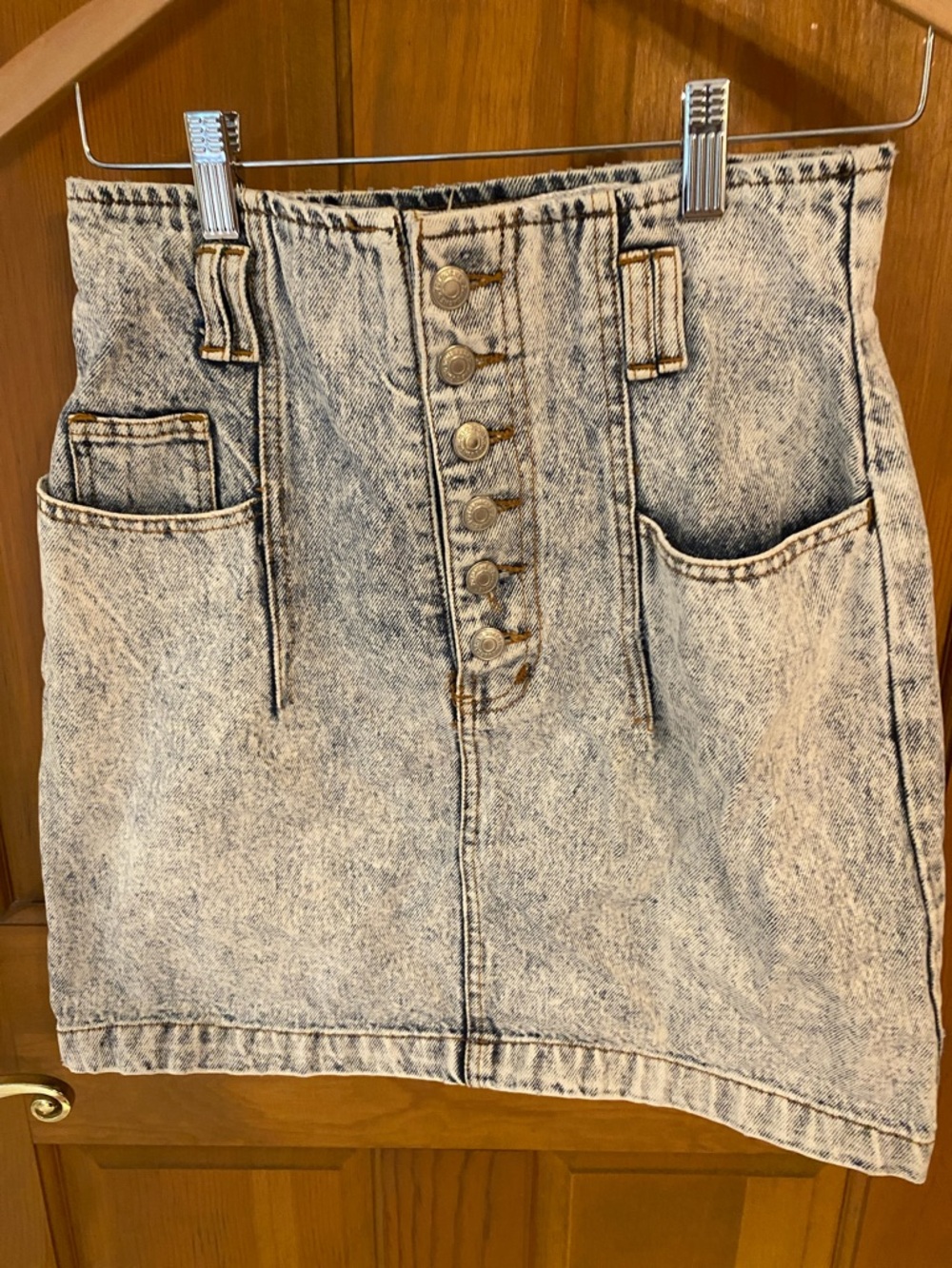 Vintage Jordache Basics Acid Wash Denim Skirt - Light Blue Vintage size 11/12